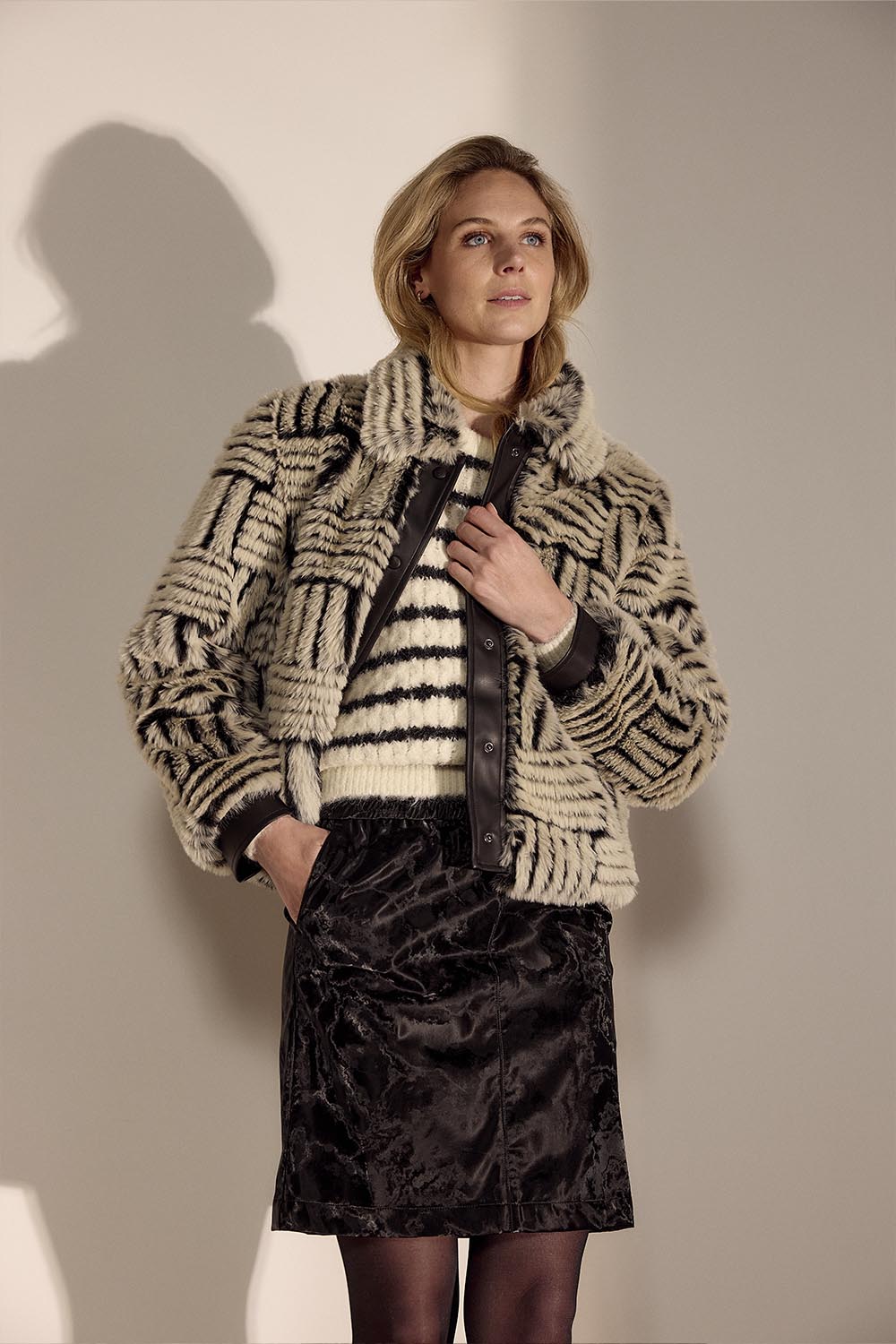 Tramontana Jas Van Imitatiebont Met PU-Details Stone/Black