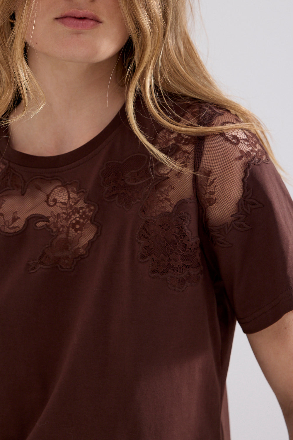 Tramontana T-shirt Lace Insert Chocolade