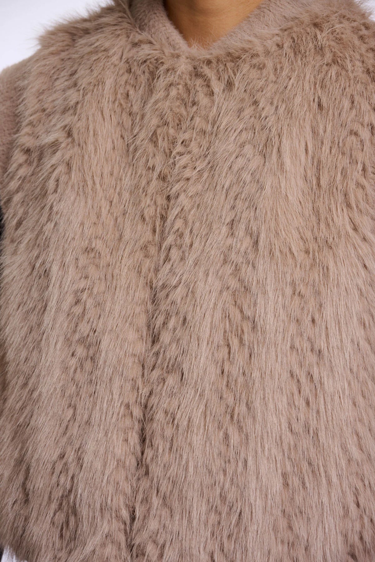 Rino&Pelle Fluffy Gilet Alvita Oat