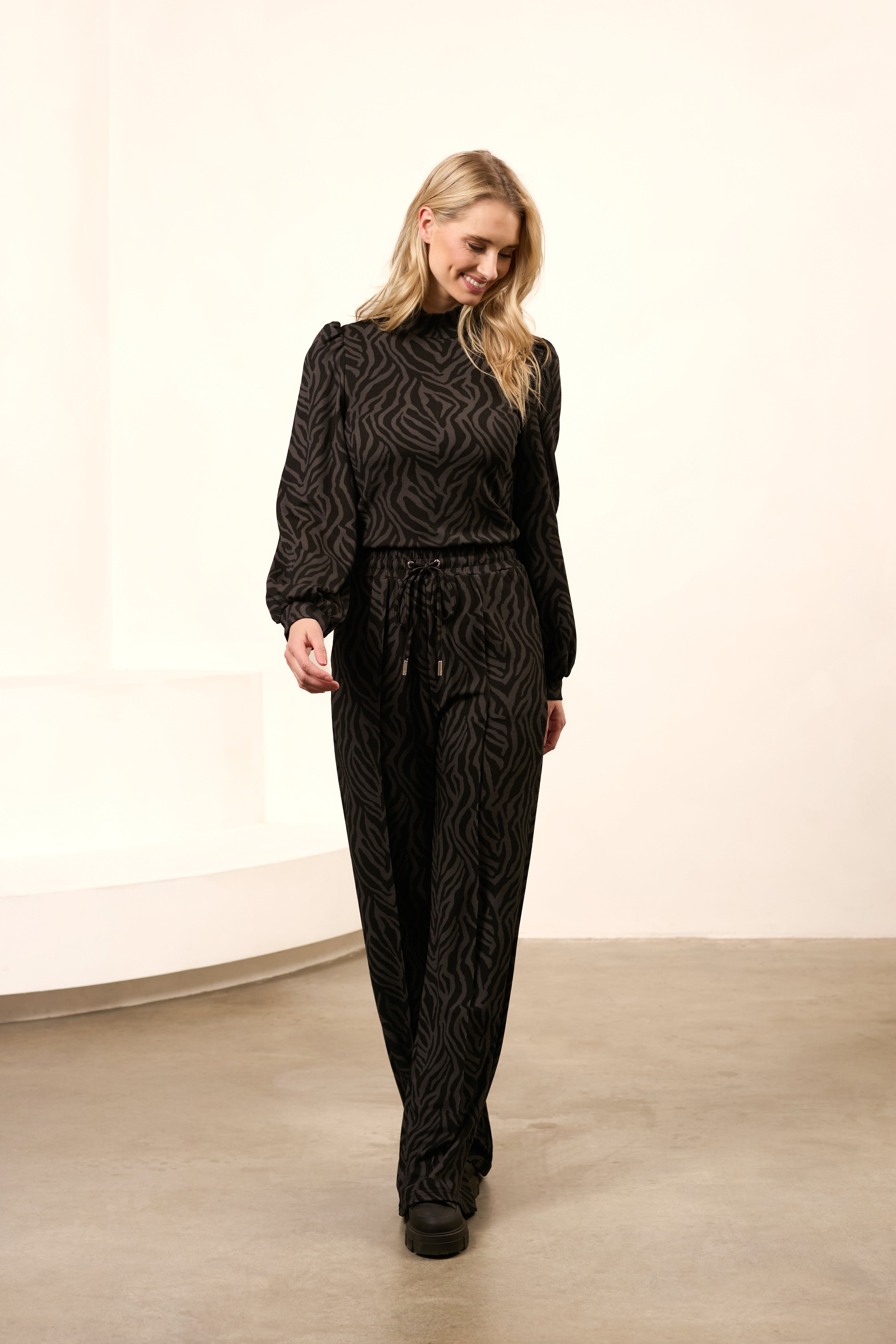 Lofty Manner Broek Ida Zebra Print Grijs