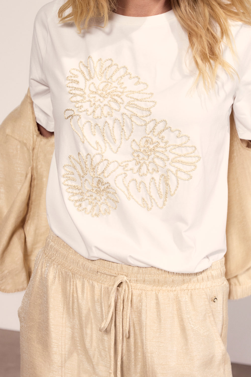 Tramontana Embroidered Artwork T-Shirt Off White