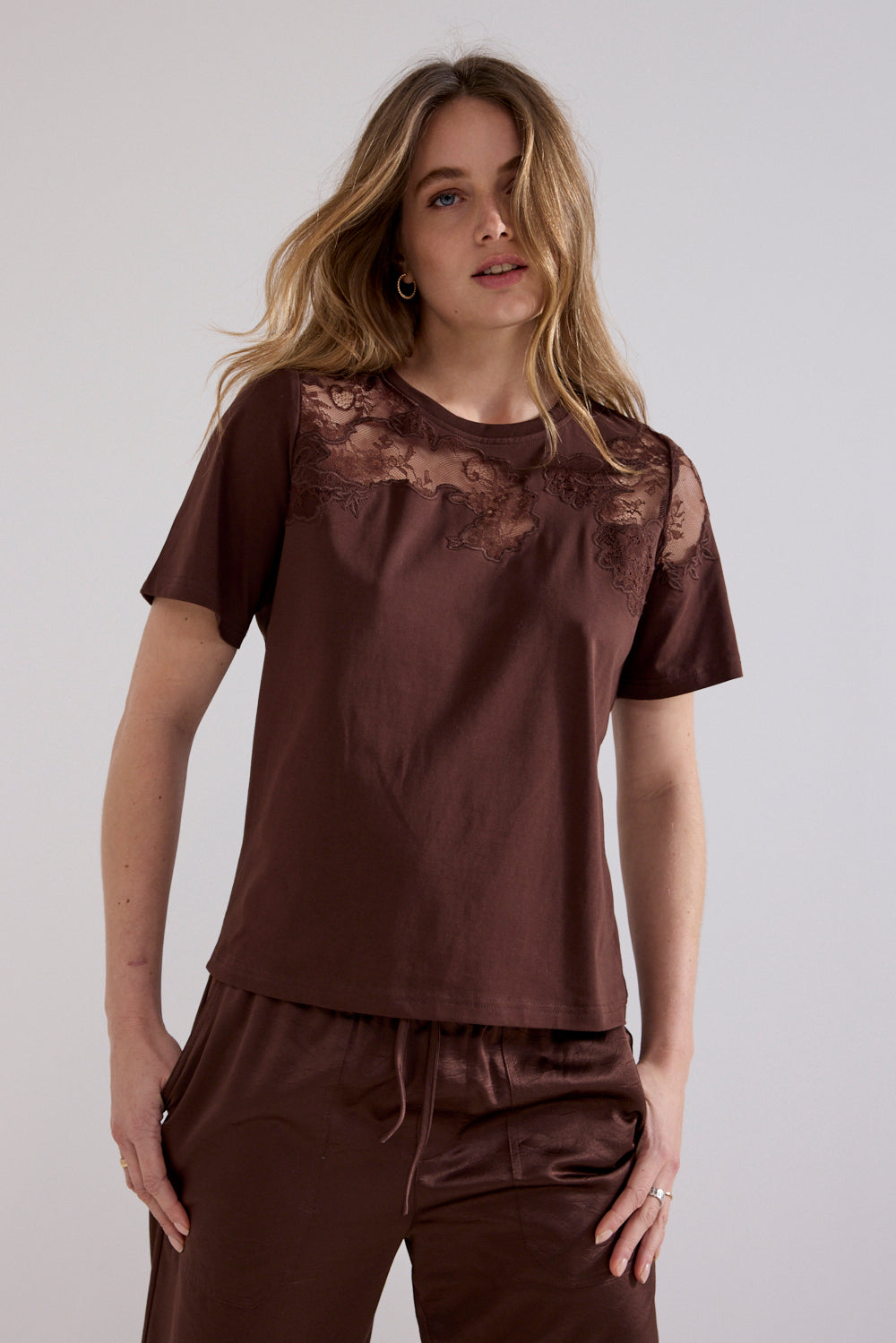 Tramontana T-shirt Lace Insert Chocolade