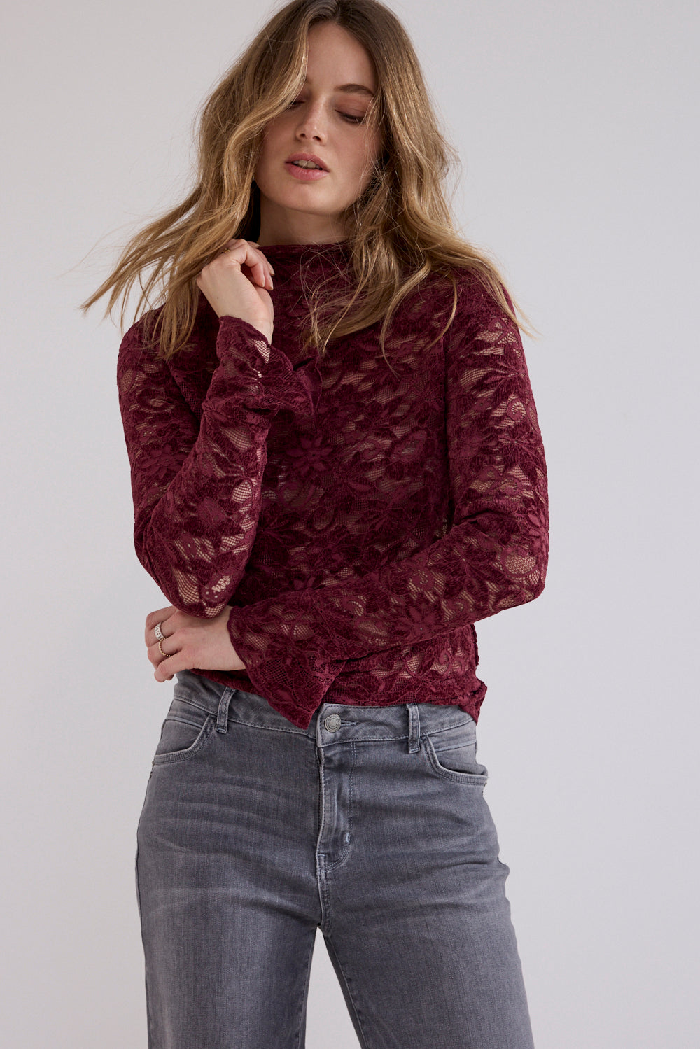 Tramontana Velvet Stretch Lace Top Promegranate