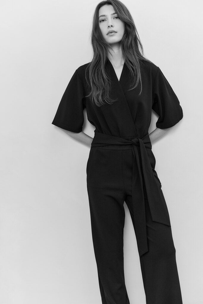 YAYA Jersey Jumpsuit Met Korte Mouwen En Strikceintuur Zwart