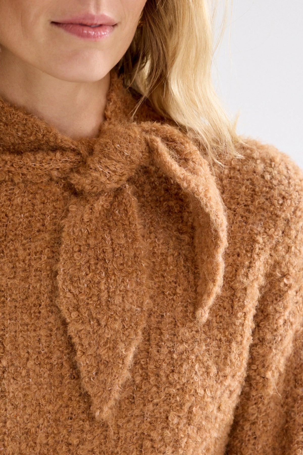 Tramontana Boucle Jumper Scarf Collar Cinnamon Melange