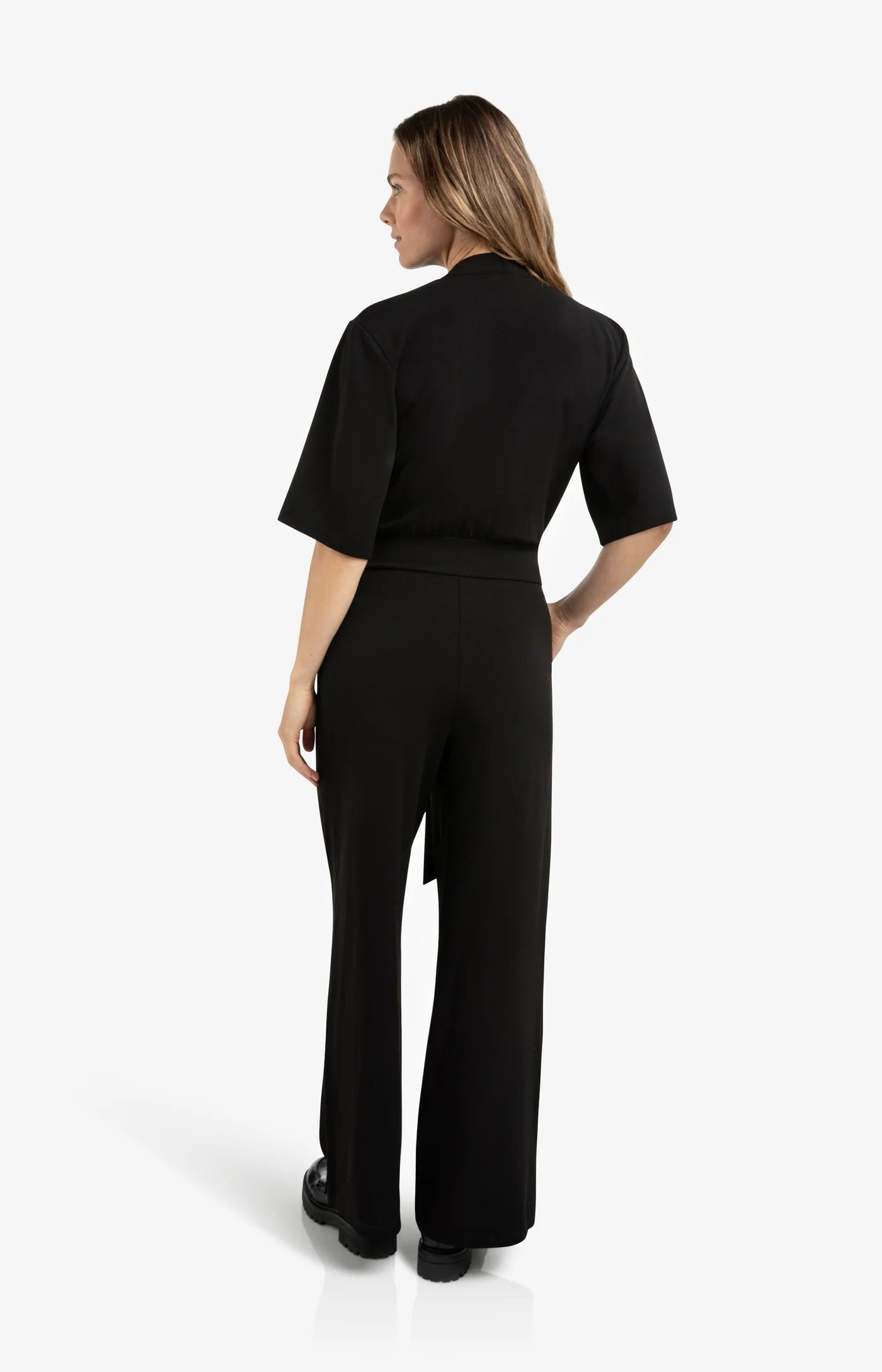 YAYA Jersey Jumpsuit Met Korte Mouwen En Strikceintuur Zwart