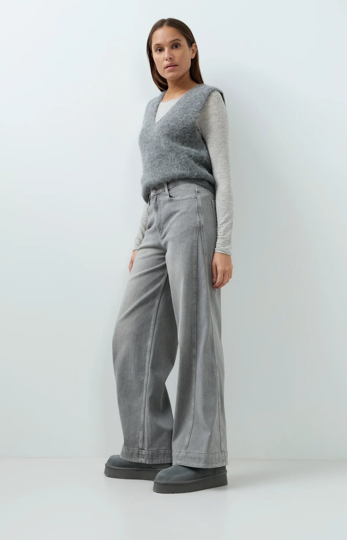 YAYA Zacht Gebreide Spencer Met Diepe V-hals Grey Melange