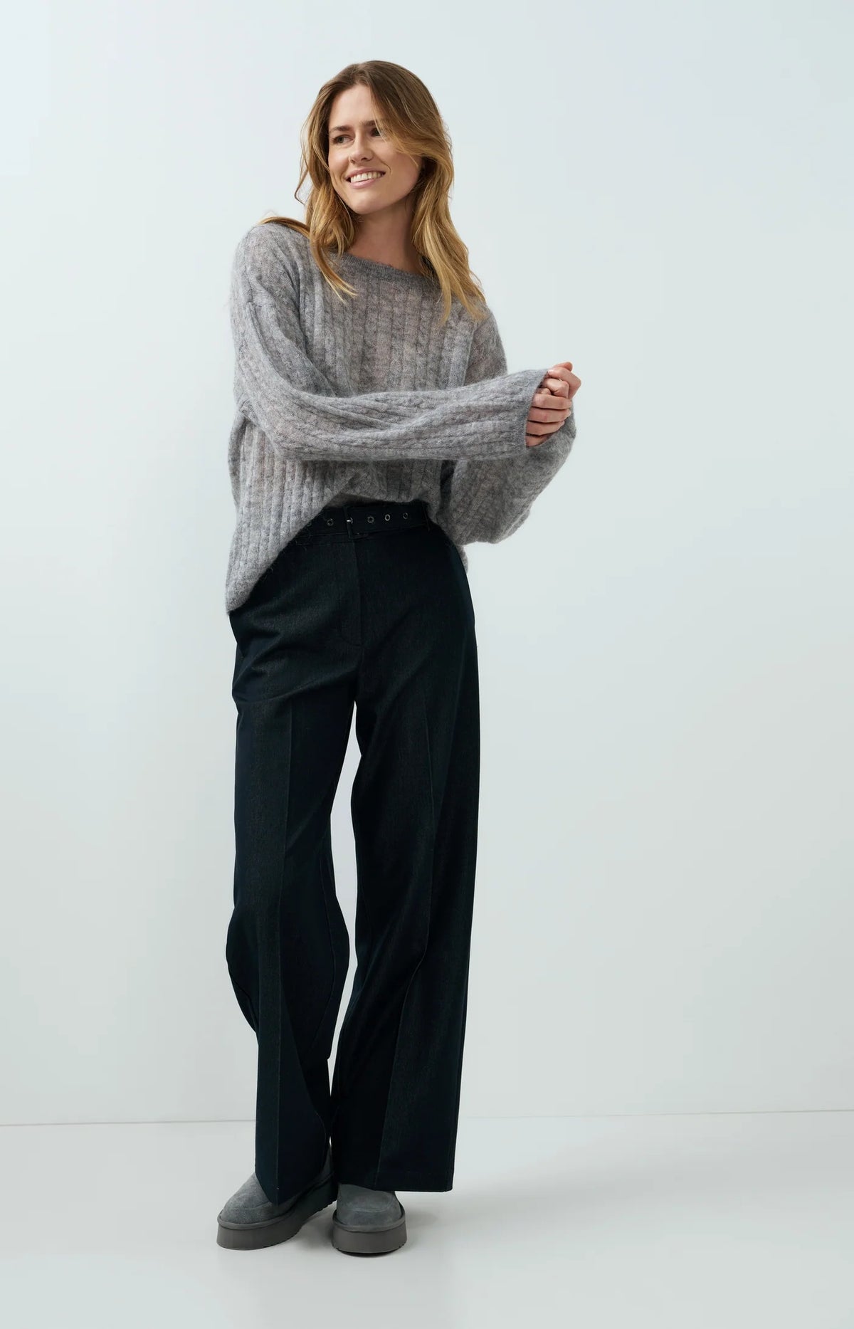YAYA Geweven Broek Met Ceintuur En Subtiele Glans Cat Black